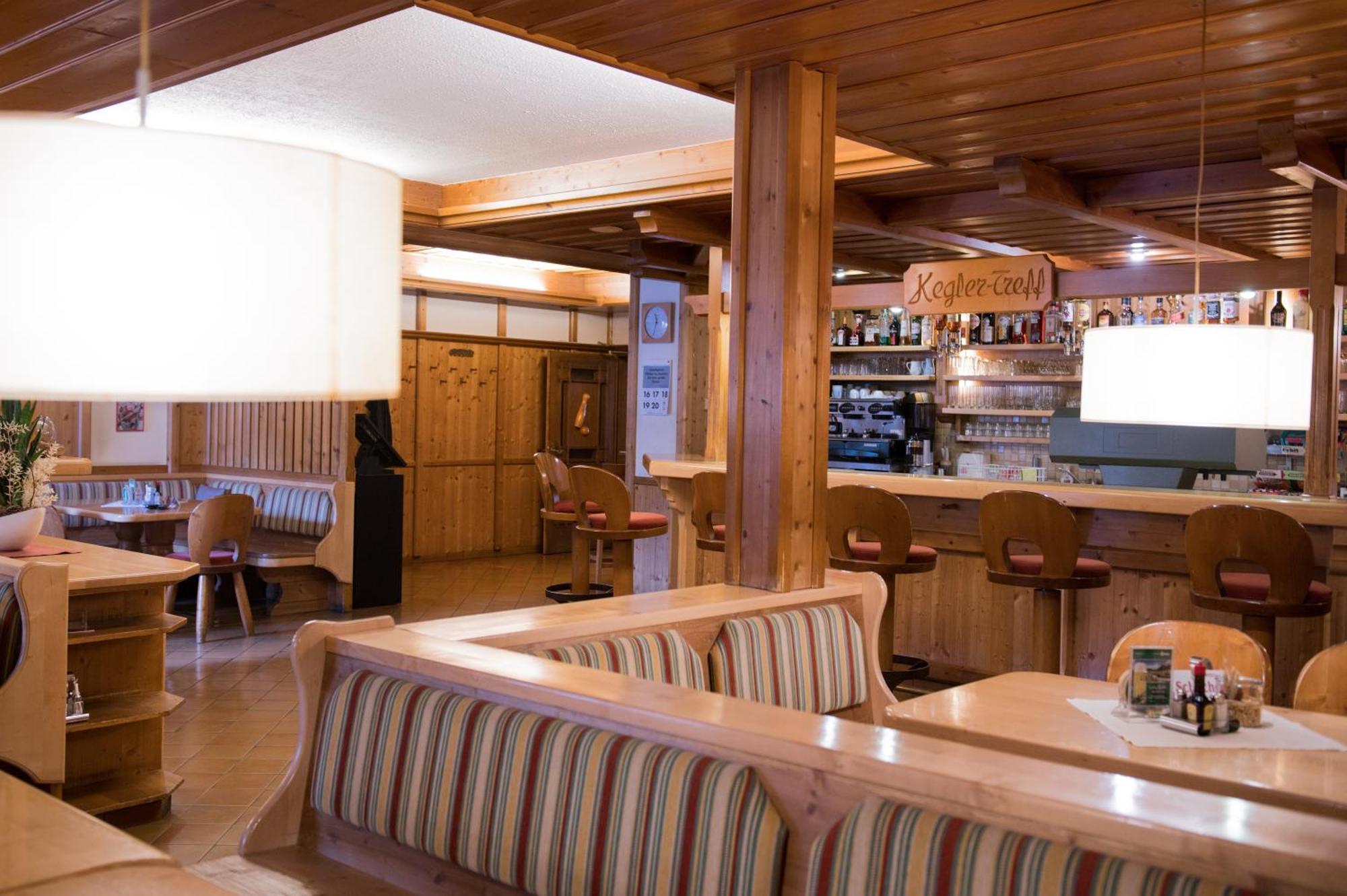 Gasthof Grillitsch Roesslwirt Obdach Exterior foto