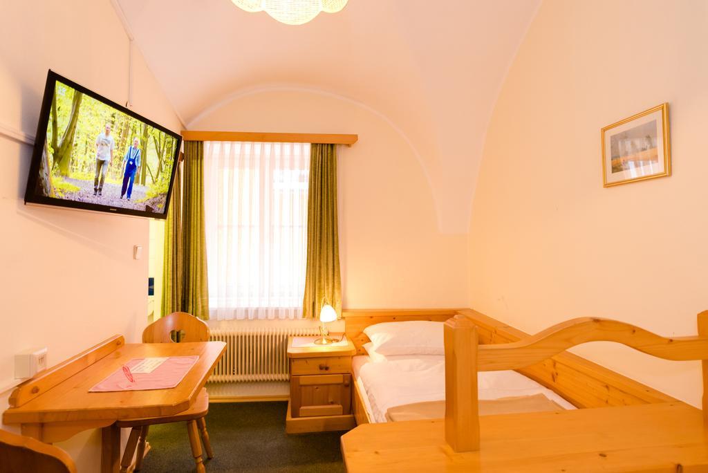 Gasthof Grillitsch Roesslwirt Obdach Exterior foto